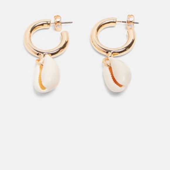 Zara Jewelry - Hoop Shell Earrings 🧜🏼‍♀️🐚